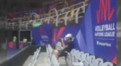 
          Imagem ilustrativa da imagem Fotógrafo pernambucano preso por filmar partes íntimas de atletas de vôlei
          