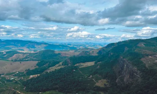 
          Imagem ilustrativa da imagem Frio de Colatina atrai turistas
          