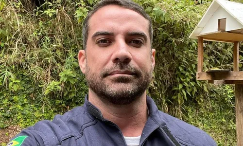 
          Imagem ilustrativa da imagem Governo do ES decreta luto oficial de três dias por morte de médico capixaba no RS
          