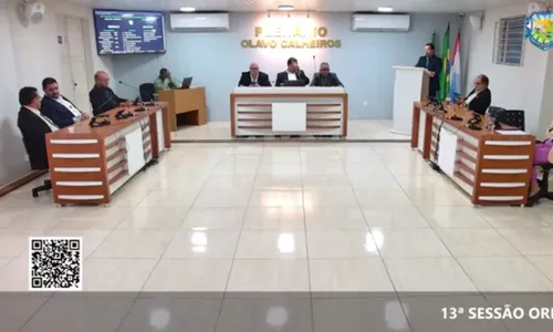 
          Imagem ilustrativa da imagem Grávida invade sessão para cobrar de vereador paternidade do filho
          