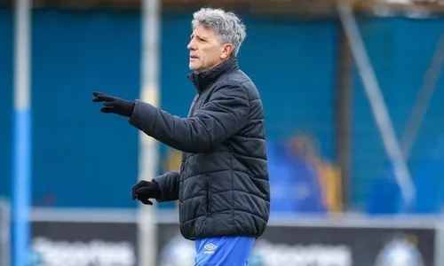 
          Imagem ilustrativa da imagem Grêmio desafia um Cruzeiro em ascensão tentando deixar a zona de rebaixamento
          