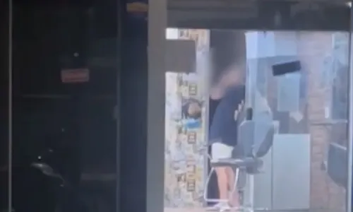 
          Imagem ilustrativa da imagem Guarda Municipal armado invade barbearia e ameaça funcionários em Vila Velha
          