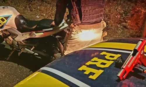 
          Imagem ilustrativa da imagem Homem é preso com moto roubada na Serra
          