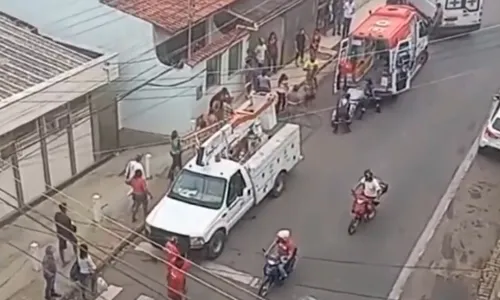 
          Imagem ilustrativa da imagem Homem tem 90% do corpo queimado após choque elétrico no ES
          