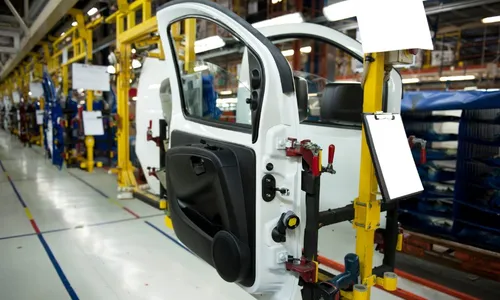 
          Imagem ilustrativa da imagem Indústria precisa dar novo curso a 200 mil profissionais no ES até 2027
          