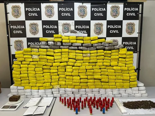 
          Imagem ilustrativa da imagem Irmãos que faziam distribuição de drogas no ES são presos com 207 kg de maconha
          