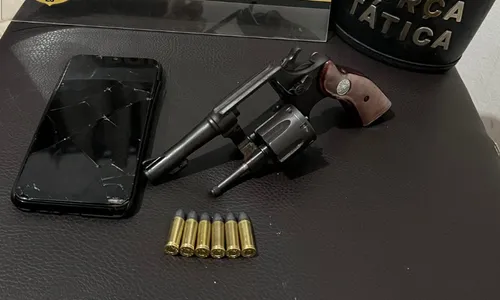 
          Imagem ilustrativa da imagem Jovens são presos por porte irregular de arma de fogo no Noroeste do ES
          