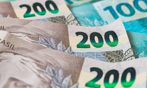 
          Imagem ilustrativa da imagem Juros não caem e dinheiro no banco segue vantajoso
          