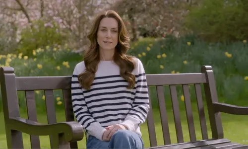 
          Imagem ilustrativa da imagem Kate Middleton retorna às atividades reais após o diagnóstico de câncer
          