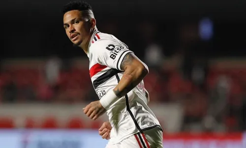 
          Imagem ilustrativa da imagem Luciano explica briga com Diniz durante partida: 'Ele não é meu treinador'
          