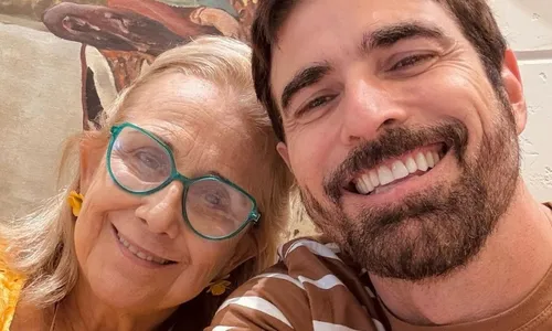 
          Imagem ilustrativa da imagem Mãe de Reynaldo Gianecchini sofre acidente e capota carro no interior de SP
          