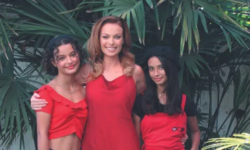 
          Imagem ilustrativa da imagem Mães vivem o sonho de ser Miss Universo
          