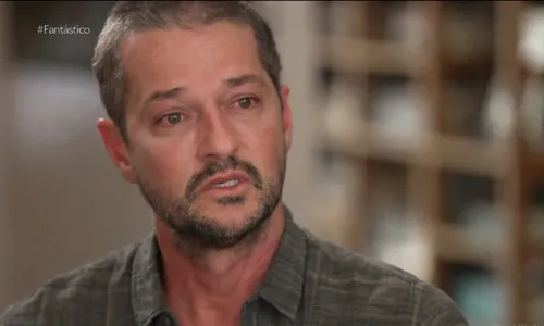 
          Imagem ilustrativa da imagem Marcelo Serrado chora ao lembrar crise de pânico
          