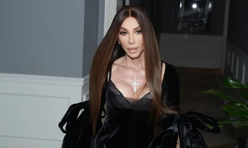 
          Imagem ilustrativa da imagem Massafera aparece pela primeira vez após transição de gênero
          