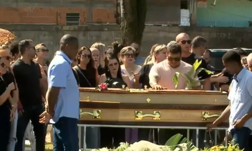 
          Imagem ilustrativa da imagem Médico capixaba que morreu no RS é enterrado na Serra
          