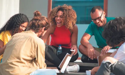 
          Imagem ilustrativa da imagem Mil bolsas em faculdades particulares com nota do Enem
          