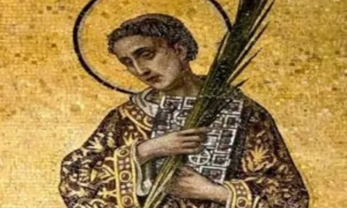 
          Imagem ilustrativa da imagem Missas, adoração e 5 mil metros quadrados de tapetes em Castelo
          