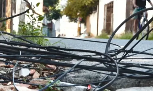 
          Imagem ilustrativa da imagem Motoboy sofre queimaduras no pescoço após ser atingido por fios em Cariacica
          