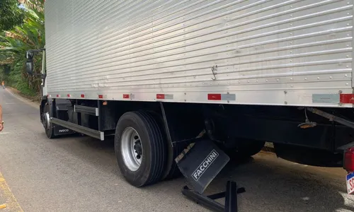 
          Imagem ilustrativa da imagem Motociclista fica ferido após bater em caminhão na Região Serrana do ES
          