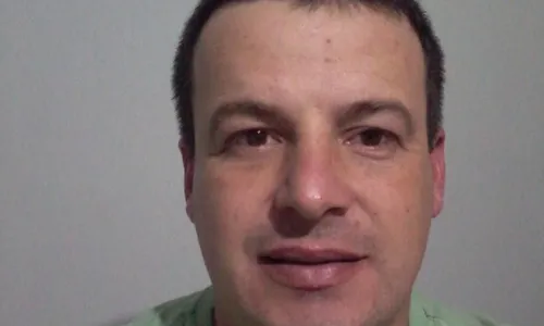 
          Imagem ilustrativa da imagem Motociclista que bateu em vaca no ES morre após 8 dias na UTI
          