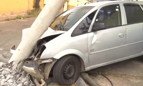 
          Imagem ilustrativa da imagem Motorista perde o controle do veículo e derruba três postes em Cariacica
          