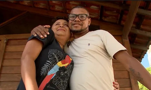 
          Imagem ilustrativa da imagem 'Na doença e na saúde': mulher descobre que é compatível e doa rim para o marido
          