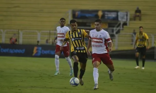 
          Imagem ilustrativa da imagem Náutico perde segundo jogo seguido e não consegue entrar no G-8 da Terceirona
          