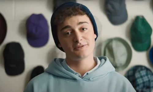 
          Imagem ilustrativa da imagem Noah Schnapp, de 'Stranger Things', é expulso do bar por importunar clientes
          