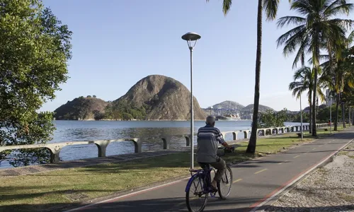 
          Imagem ilustrativa da imagem Prefeitura de Vitória cria ciclovia provisória na Beira-Mar neste sábado
          