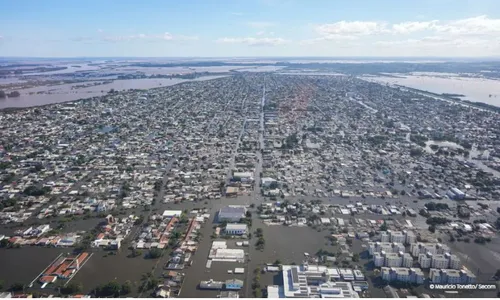 
          Imagem ilustrativa da imagem Obra de Maria lança campanha para levar água para os desabrigados do RS
          