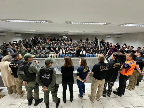 
          Imagem ilustrativa da imagem Operação integrada entre as polícias de Pernambuco e Paraíba leva a 35 prisões
          