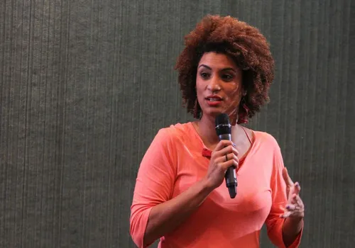 
          Imagem ilustrativa da imagem Ex-bombeiro vai a júri popular por morte de Marielle Franco
          