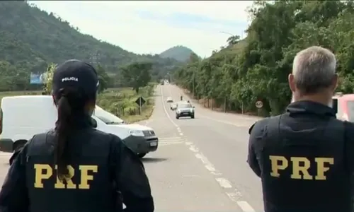 
          Imagem ilustrativa da imagem PRF alerta motoristas sobre riscos das ultrapassagens indevidas
          