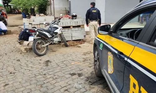 
          Imagem ilustrativa da imagem PRF recupera 3 veículos clonados em menos de 12 horas no ES
          