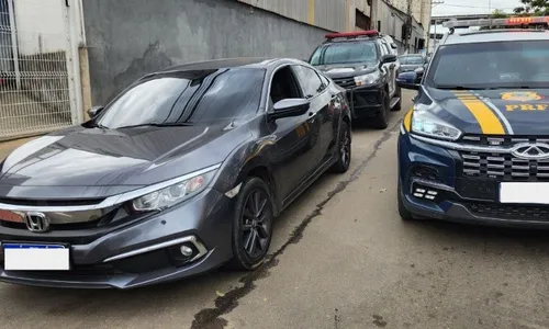 
          Imagem ilustrativa da imagem PRF recupera 3 veículos clonados em menos de 12 horas no ES
          