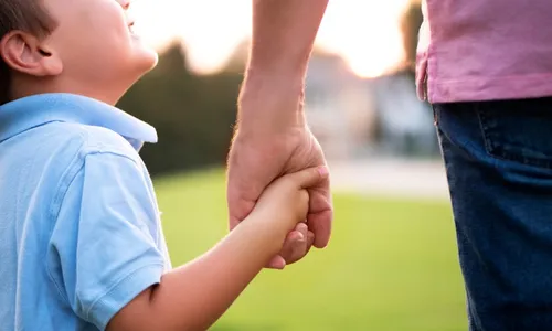 
          Imagem ilustrativa da imagem Pais dão endereços falsos e fogem para não pagar pensão
          