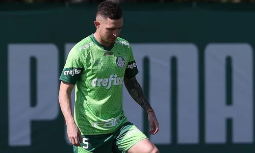 
          Imagem ilustrativa da imagem Palmeiras busca avançar na Copa do Brasil em meio a turbulência nos bastidores
          