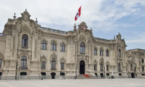 
          Imagem ilustrativa da imagem Peru deixa de classificar transexualidade como doença mental após críticas
          