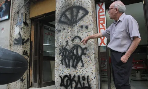 
          Imagem ilustrativa da imagem Polícia pede que moradores filmem e denunciem pichadores
          