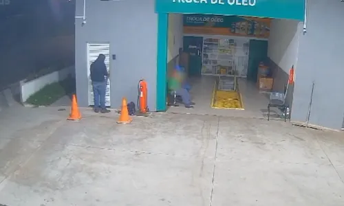 
          Imagem ilustrativa da imagem Posto de gasolina é assaltado e dono tem prejuízo de R$ 30 mil em Cariacica
          