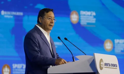 
          Imagem ilustrativa da imagem Presidente da Bolívia denuncia 'movimento irregular de tropas' do Exército
          