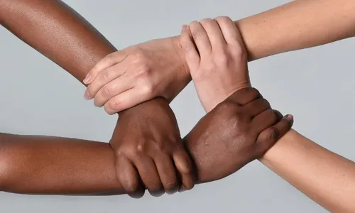 
          Imagem ilustrativa da imagem Racismo conivente e cúmplice
          