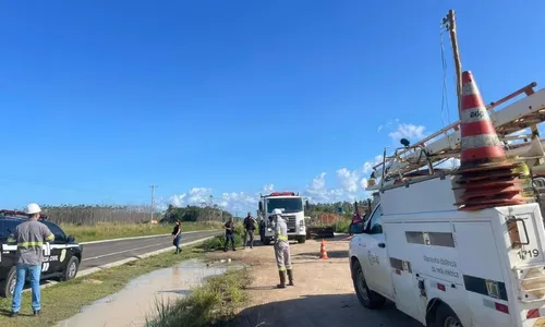 
          Imagem ilustrativa da imagem Rede de energia clandestina é descoberta e desmontada em Itaúnas
          