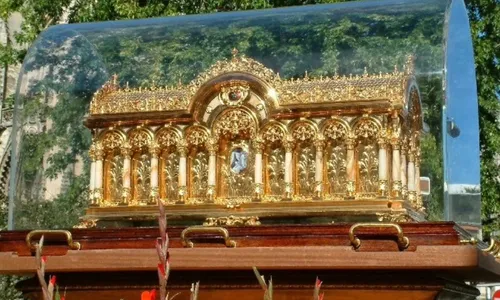 
          Imagem ilustrativa da imagem Relíquias de Santa Teresinha em paróquia na Praia da Costa
          