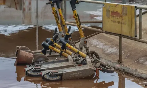 
          Imagem ilustrativa da imagem Rio Grande do Sul tem alerta de perigo para chuvas e ciclone
          