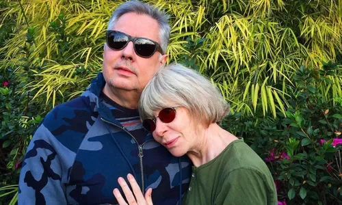 
          Imagem ilustrativa da imagem Rita Lee deixou carta para marido e filhos duas semanas antes de morrer
          