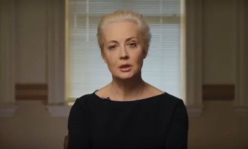 
          Imagem ilustrativa da imagem Rússia ordena prisão de Yulia Navalnaya, viúva de Alexei Navalny, opositor de Putin
          