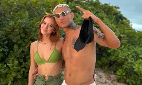 
          Imagem ilustrativa da imagem Saiba quem é Amanda Araújo, influencer e namorada do capixaba Richarlison
          