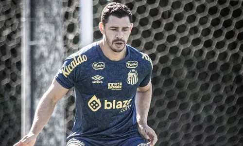 
          Imagem ilustrativa da imagem Santos promete sufocar lanterna Botafogo-SP para retomar topo da Série B
          