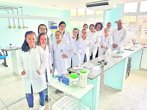 
          Imagem ilustrativa da imagem Saúde em alta nos cursos técnicos
          